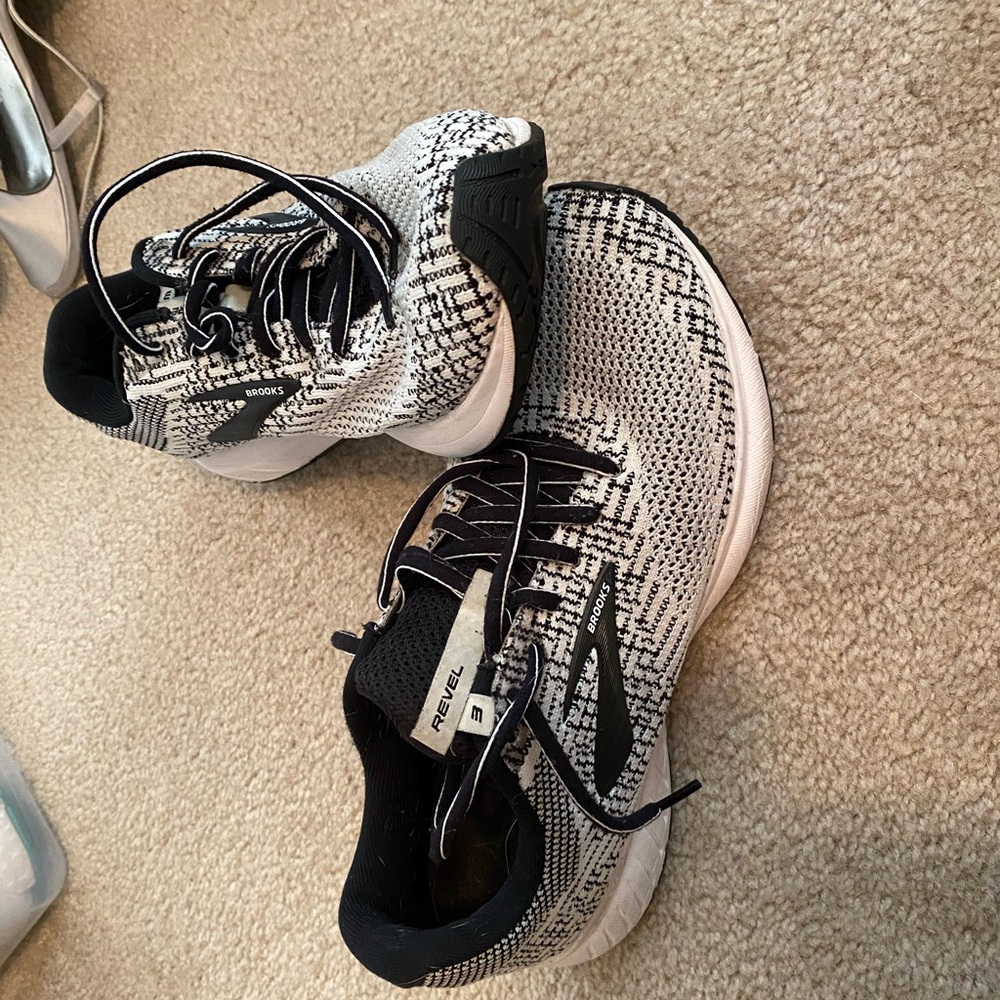 Brooks revel 3